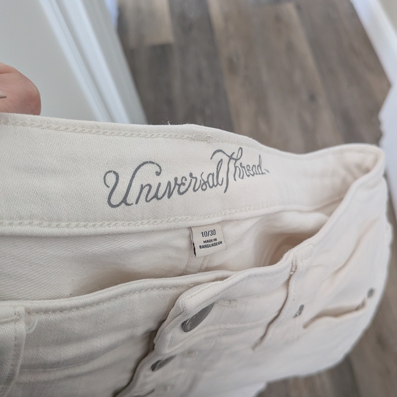 Universal Thread Women's White Skinny High-Rise Button-Fly Jeans - Picture 5 of 5